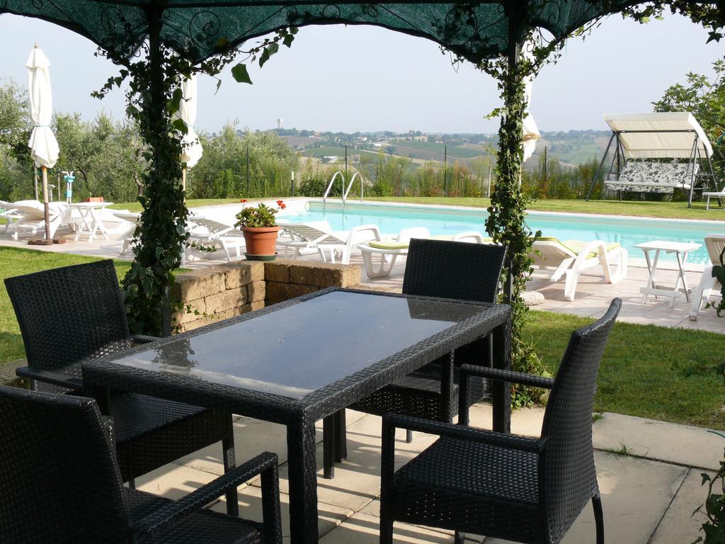 Agriturismo Al Rifugio Divino Belvedere Ostrense Kültér fotó