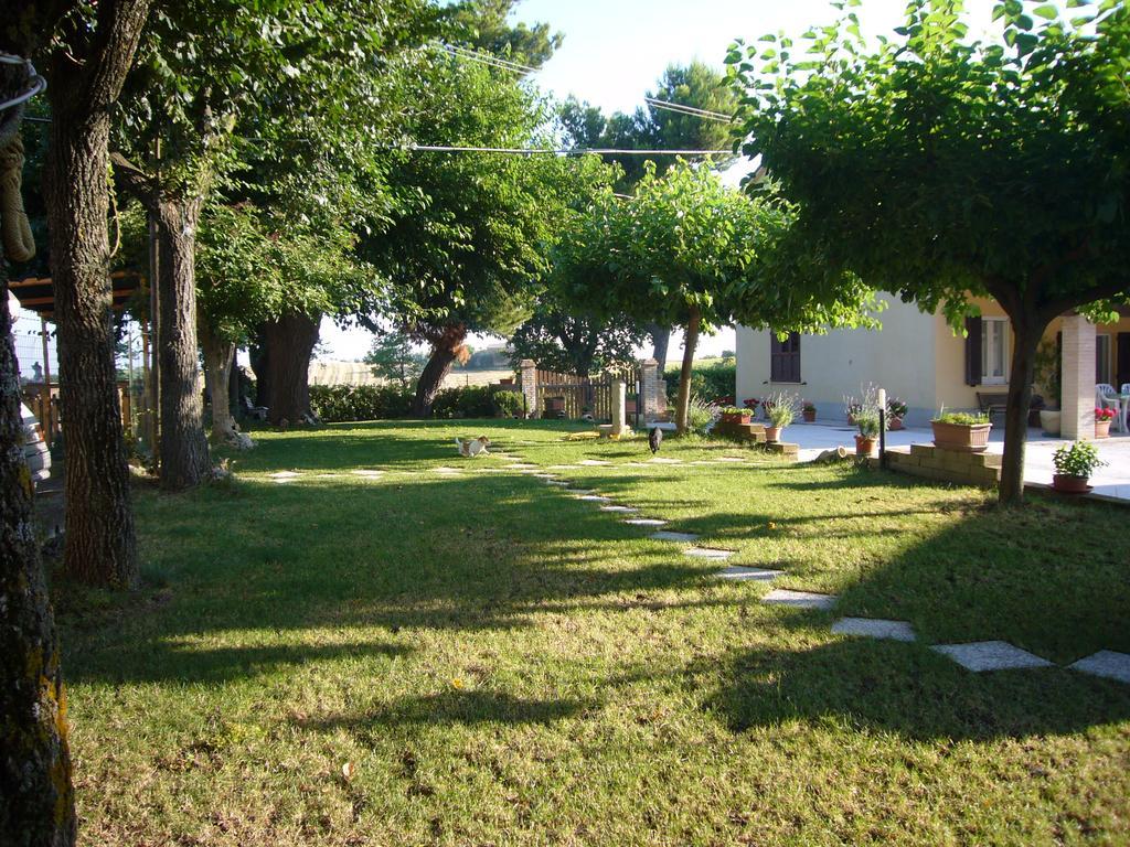 Agriturismo Al Rifugio Divino Belvedere Ostrense Kültér fotó