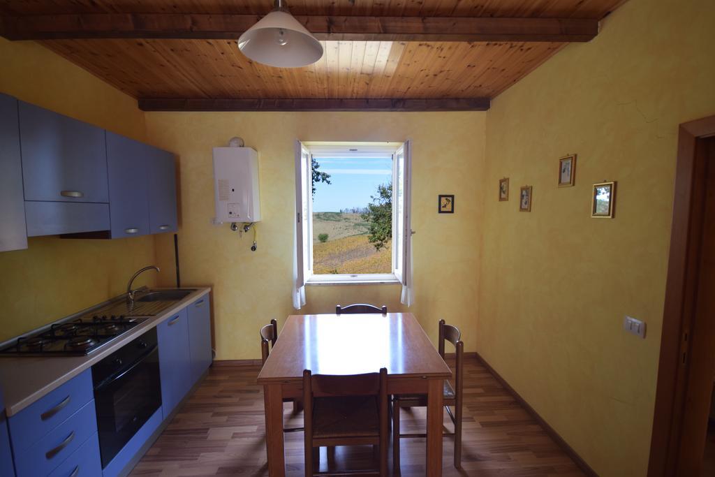 Agriturismo Al Rifugio Divino Belvedere Ostrense Kültér fotó