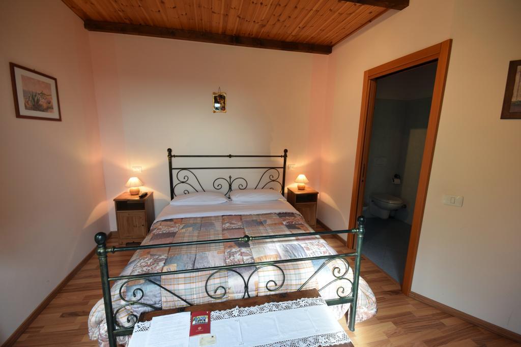 Agriturismo Al Rifugio Divino Belvedere Ostrense Kültér fotó