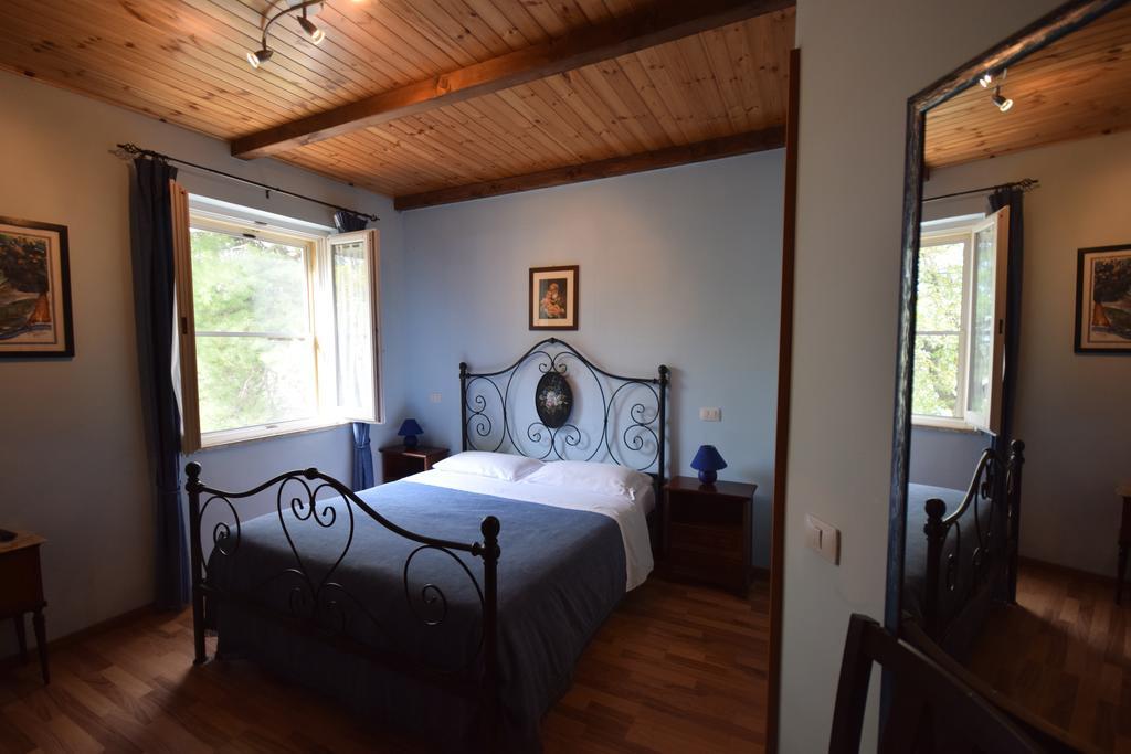 Agriturismo Al Rifugio Divino Belvedere Ostrense Kültér fotó