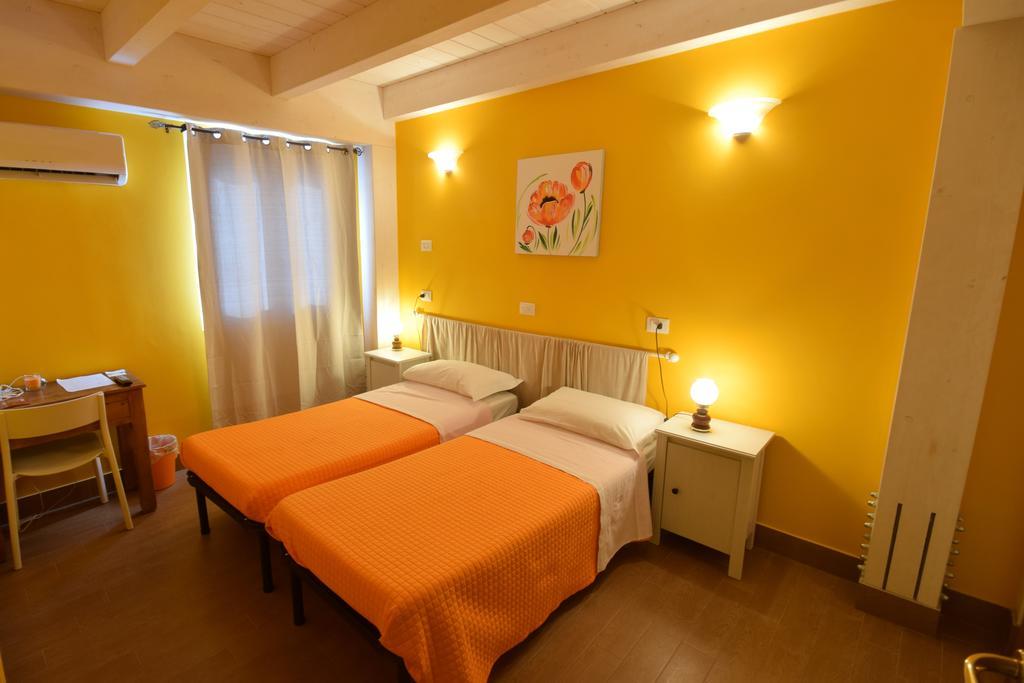Agriturismo Al Rifugio Divino Belvedere Ostrense Kültér fotó