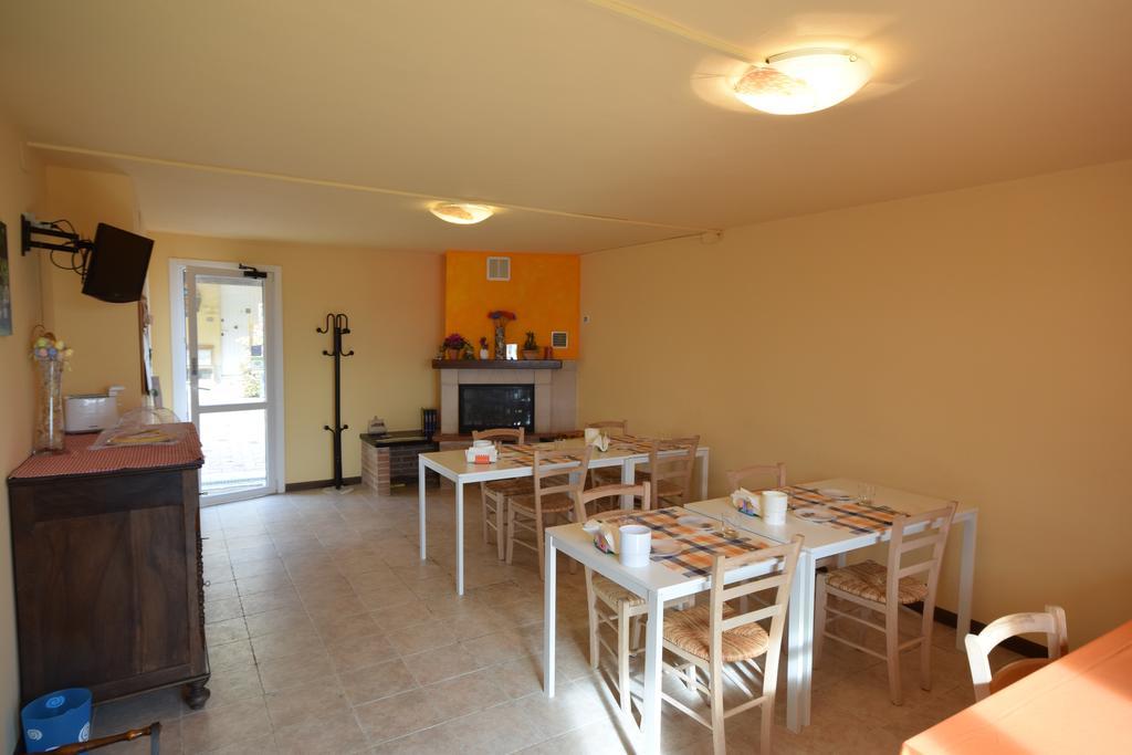 Agriturismo Al Rifugio Divino Belvedere Ostrense Kültér fotó